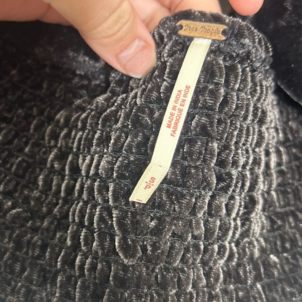 Free People Marie Black Velvet Puff Sleeve Tie-Back Blouse - Picture 10 of 13